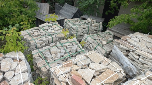 Гранитный плитняк галтованный для мощения купить в Камчатском крае