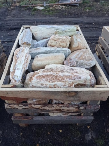 Златолит жёлтый, жёлто-зелёный глыбки и валуны для ланшафтного дизайна купить в Камчатском крае