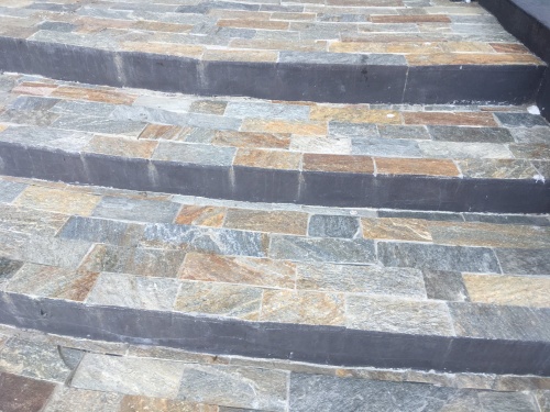 Плитка из Златолита Уральского для лестницы купить в Камчатском крае