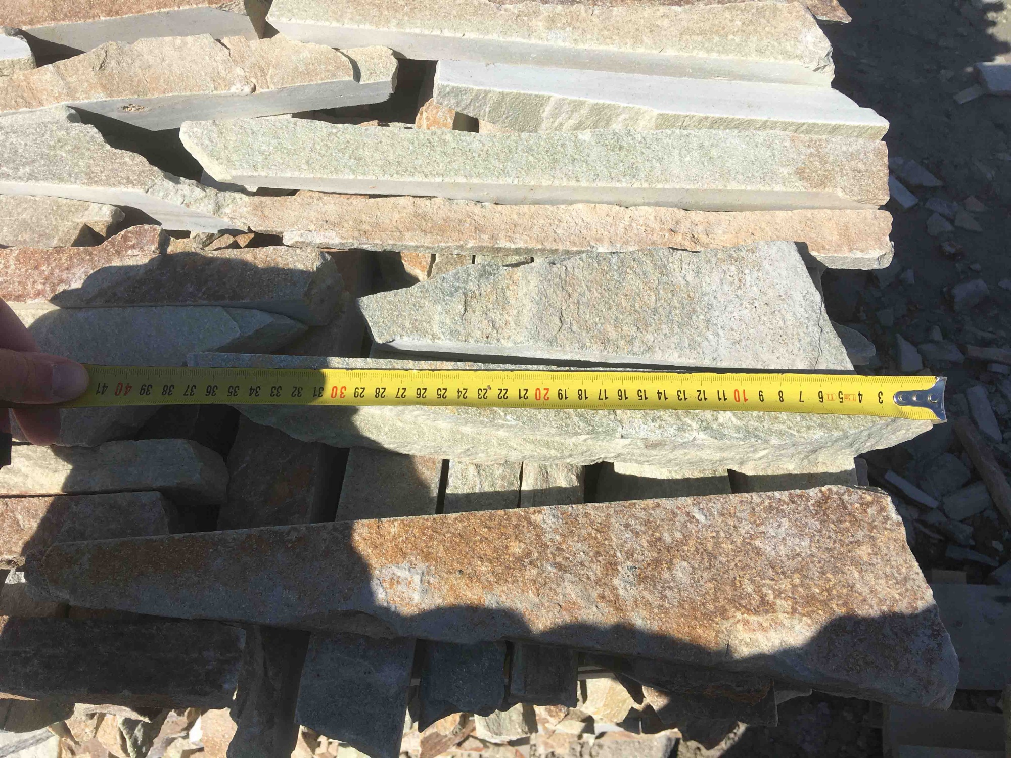 Горбушка златолит золотистый для облицовки купить в Камчатском крае