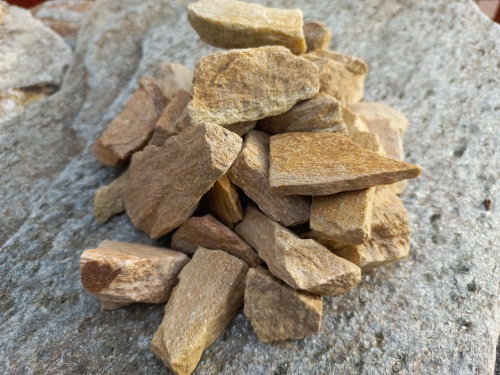 Златолит жёлтый декоративная каменная крошка купить в Камчатском крае