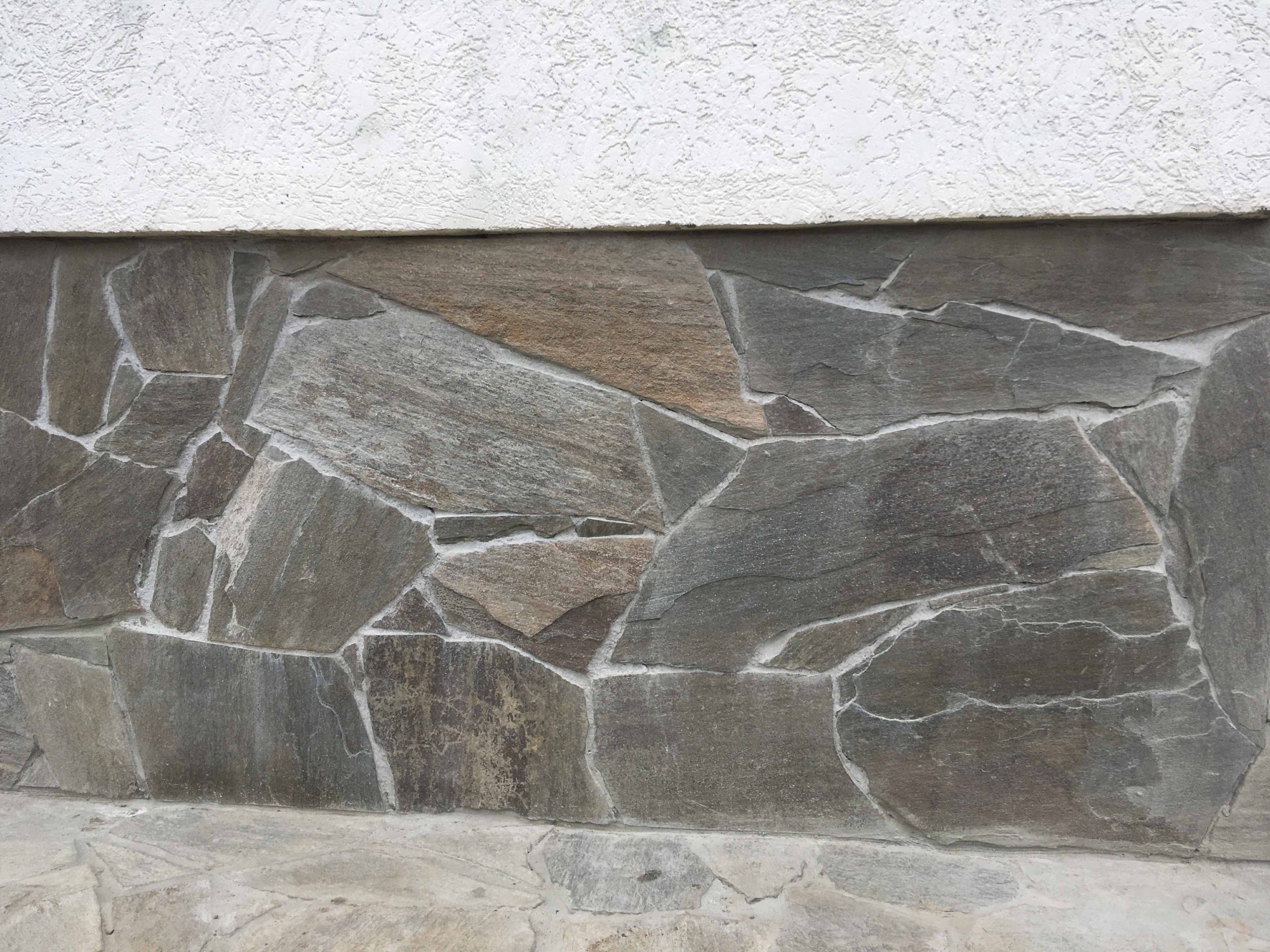 Плитняк златолит Уральский для цоколя, отмостки купить в Камчатском крае