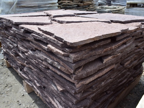 Плитняк лемезит бордовый для облицовки цоколя 20-25 мм  купить в Камчатском крае