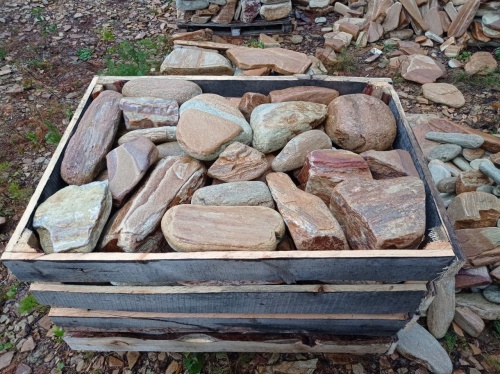 Златолит жёлтый, жёлто-зелёный глыбки и валуны для ланшафтного дизайна купить в Камчатском крае