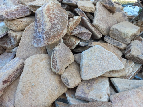 Златолит жёлтый, жёлто-зелёный глыбки и валуны для ланшафтного дизайна купить в Камчатском крае