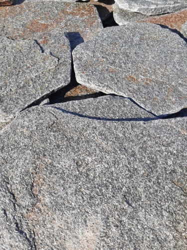 Златолит серебристый галтованный для лестниц купить в Камчатском крае