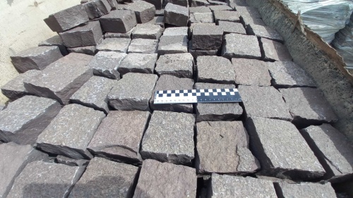 Лемезит колотая брусчатка 10 * 10 см. для парковки купить в Камчатском крае
