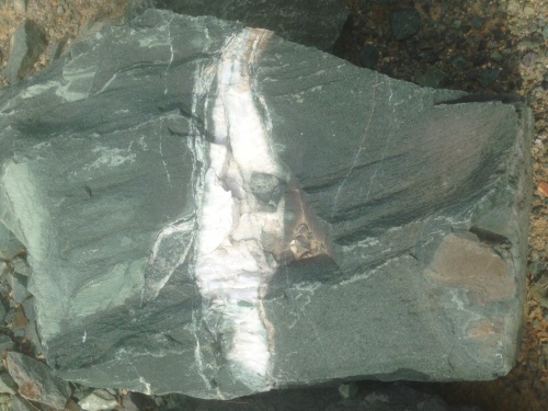 Гигантские зелёные валуны для ландшафтного дизайна весом более 5 тонн купить в Камчатском крае